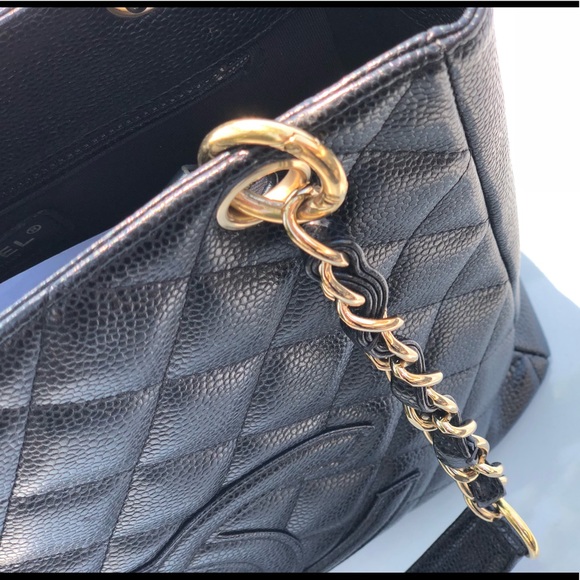 ❌SOLD❌ Authentic CHANEL PST Caviar Tote - Picture 3 of 8